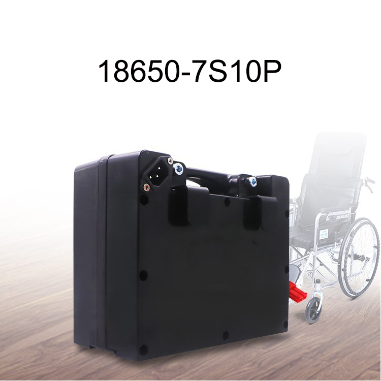 電動(dòng)輪椅電池是多少伏的？定制電動(dòng)輪椅電池的關(guān)鍵注意事項(xiàng)看這里
